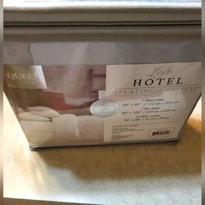 Loft Hotel Queen size sheet set 100% polyester in Dove Grey deep pockets